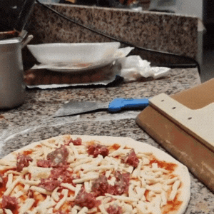 Easy Pizza™ Handling Mate - Effortless Pizza Preparation and Serving